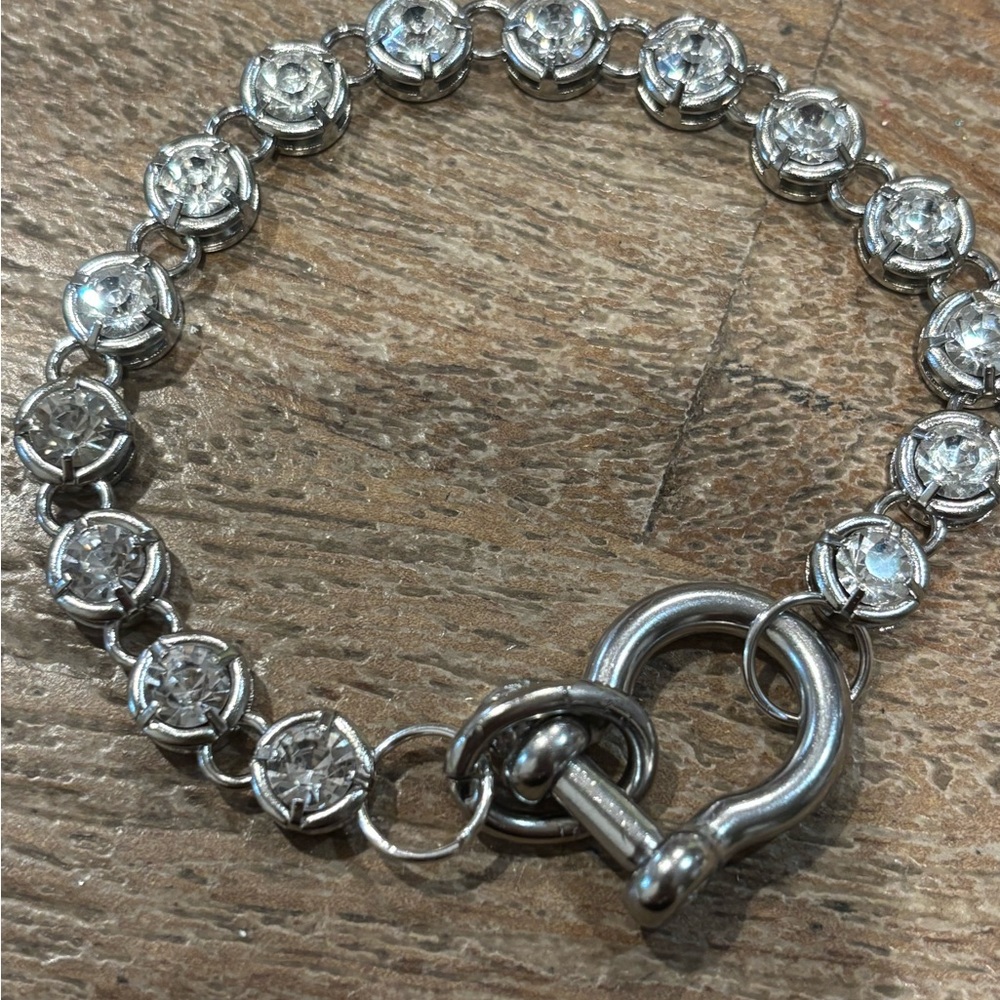 Elegant Silver Bracelet with Crystal Accents